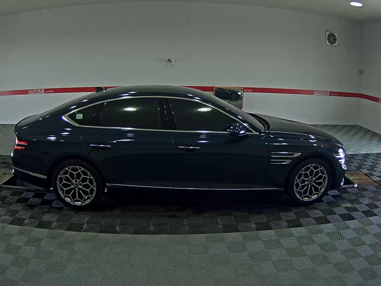 2022 - genesis g80