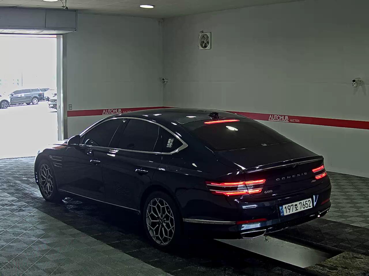 2022 - genesis g80