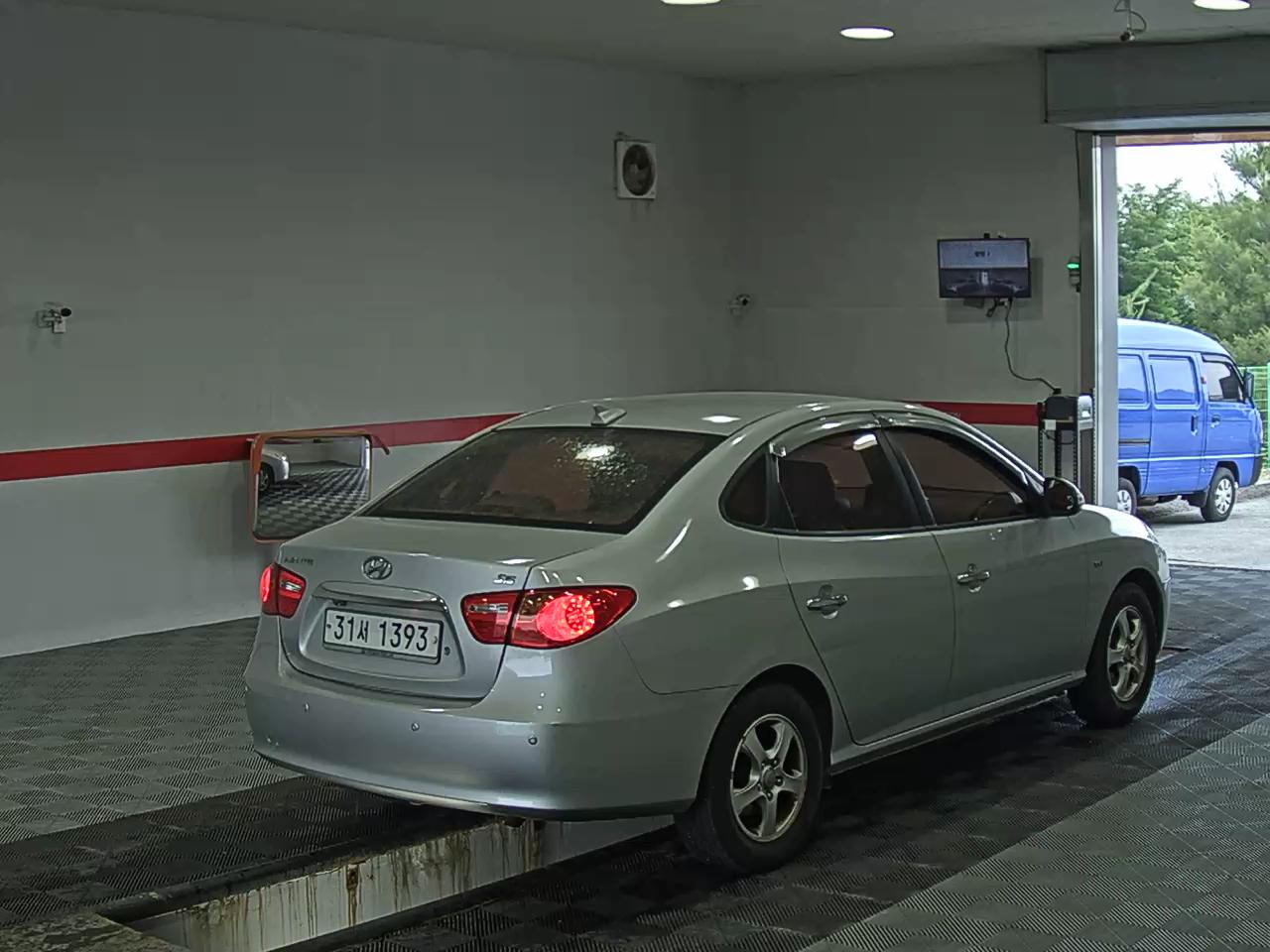 2010 - hyundai avante