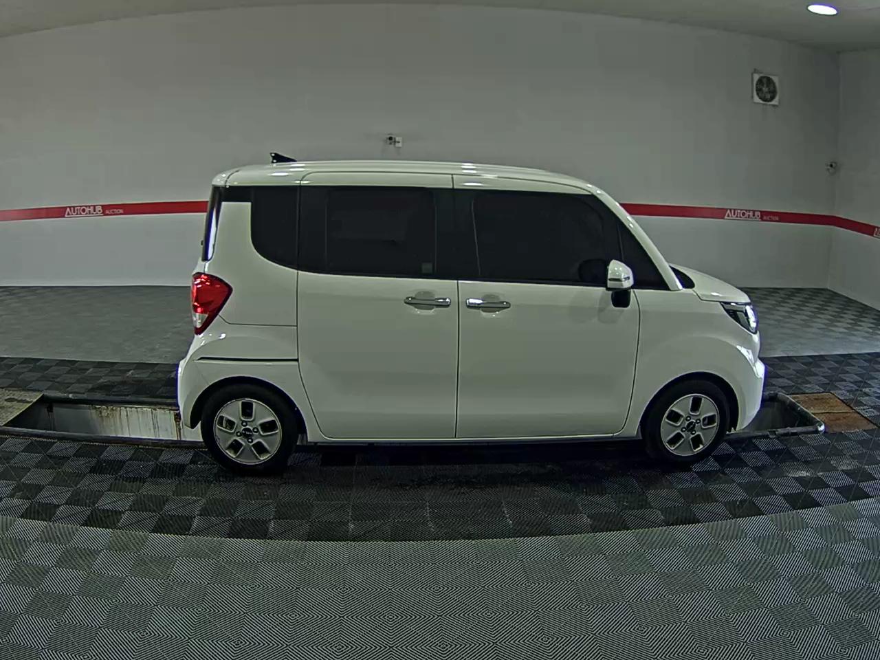 2022 - kia ray