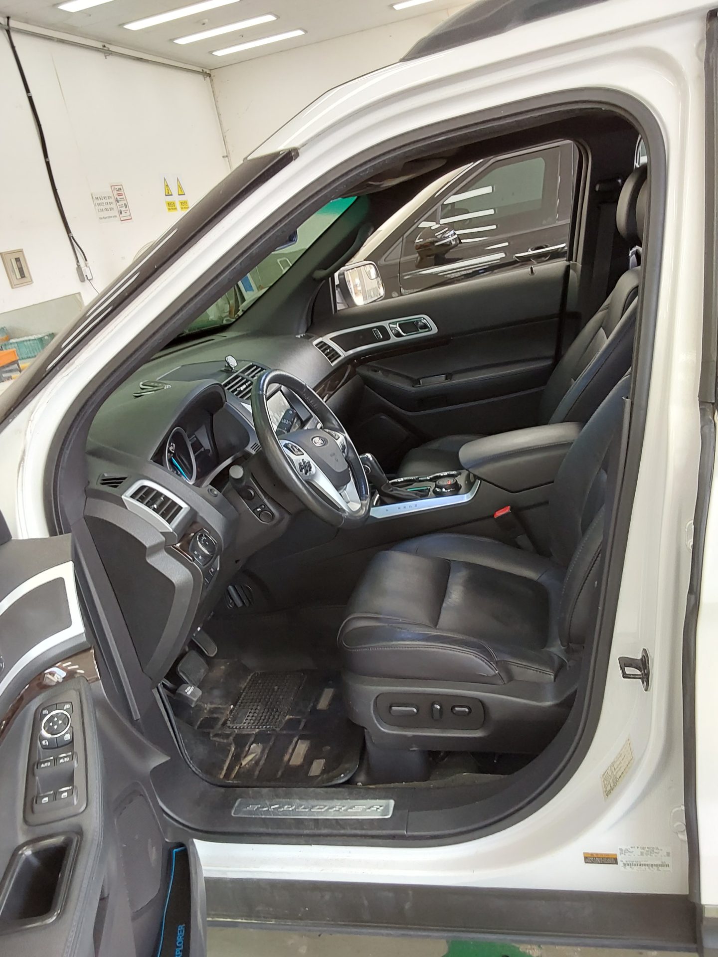 2014 - ford explorer