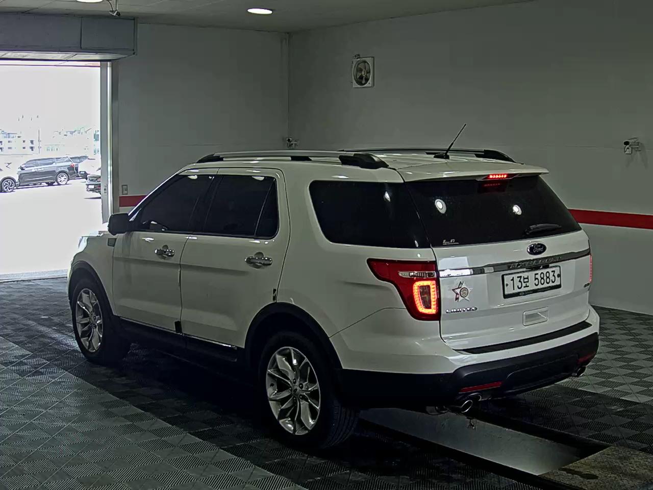 2014 - ford explorer