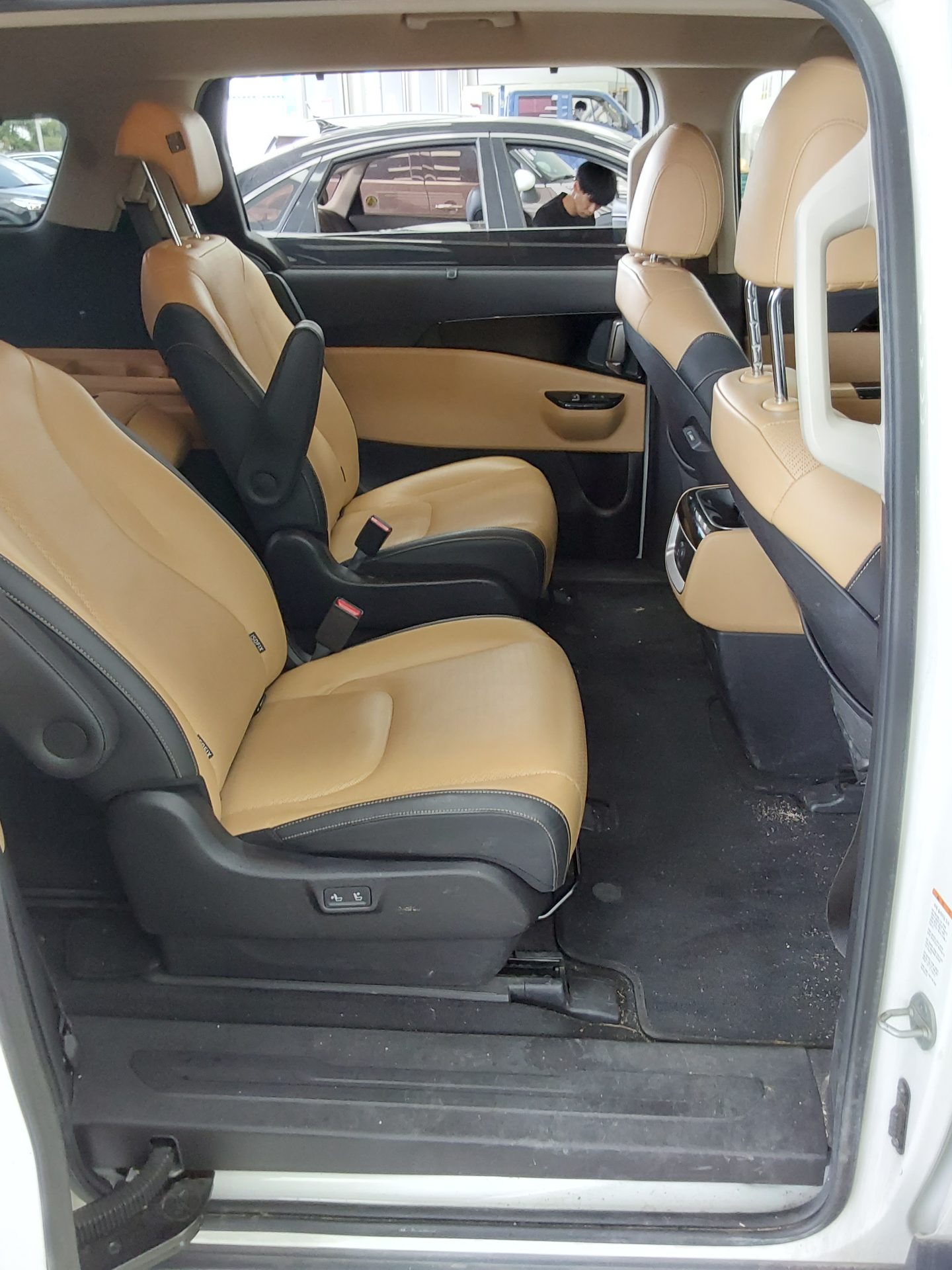 2021 - kia carnival