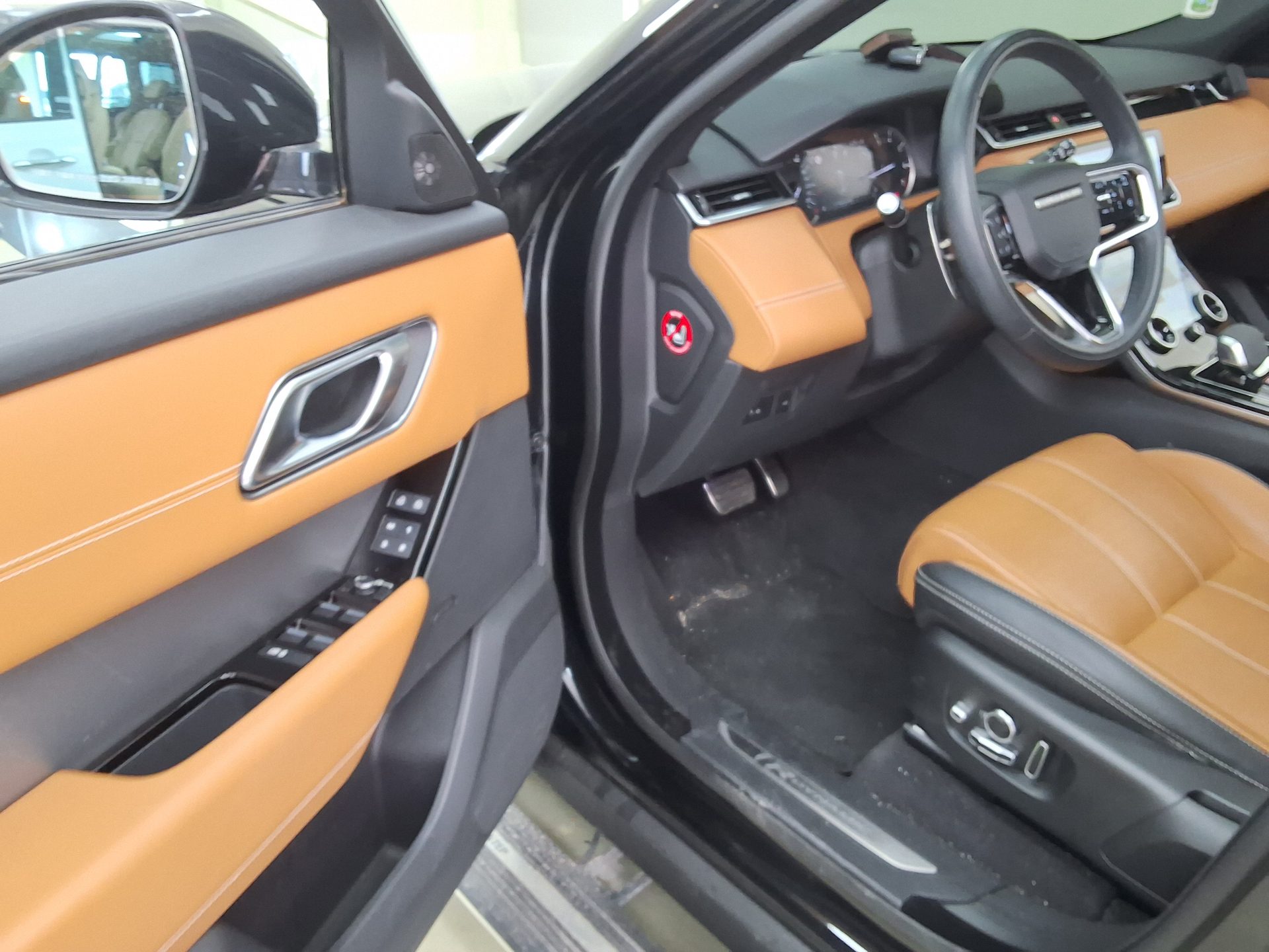 2023 - land rover range rover