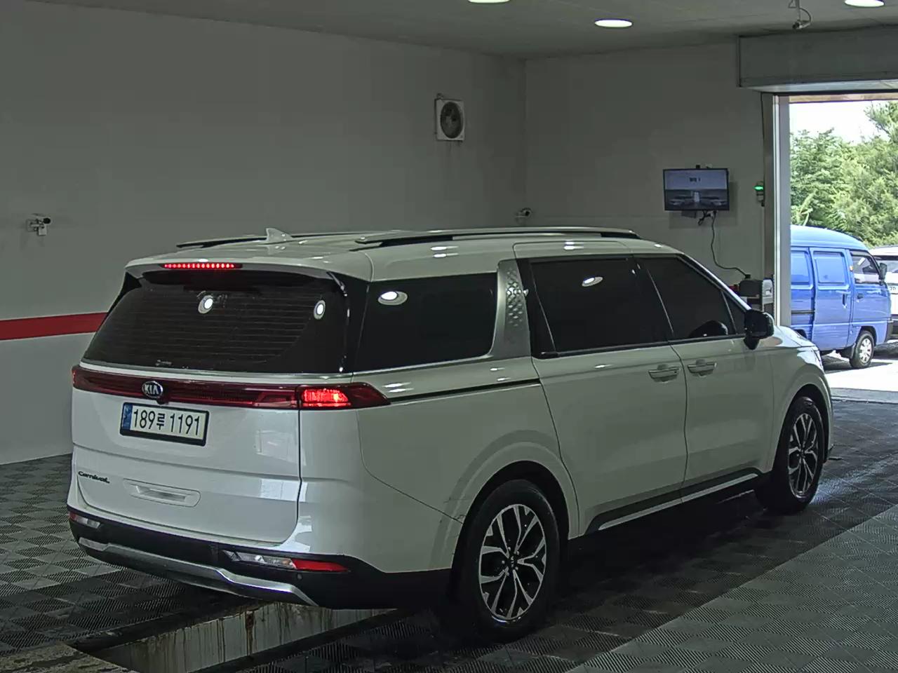 2021 - kia carnival