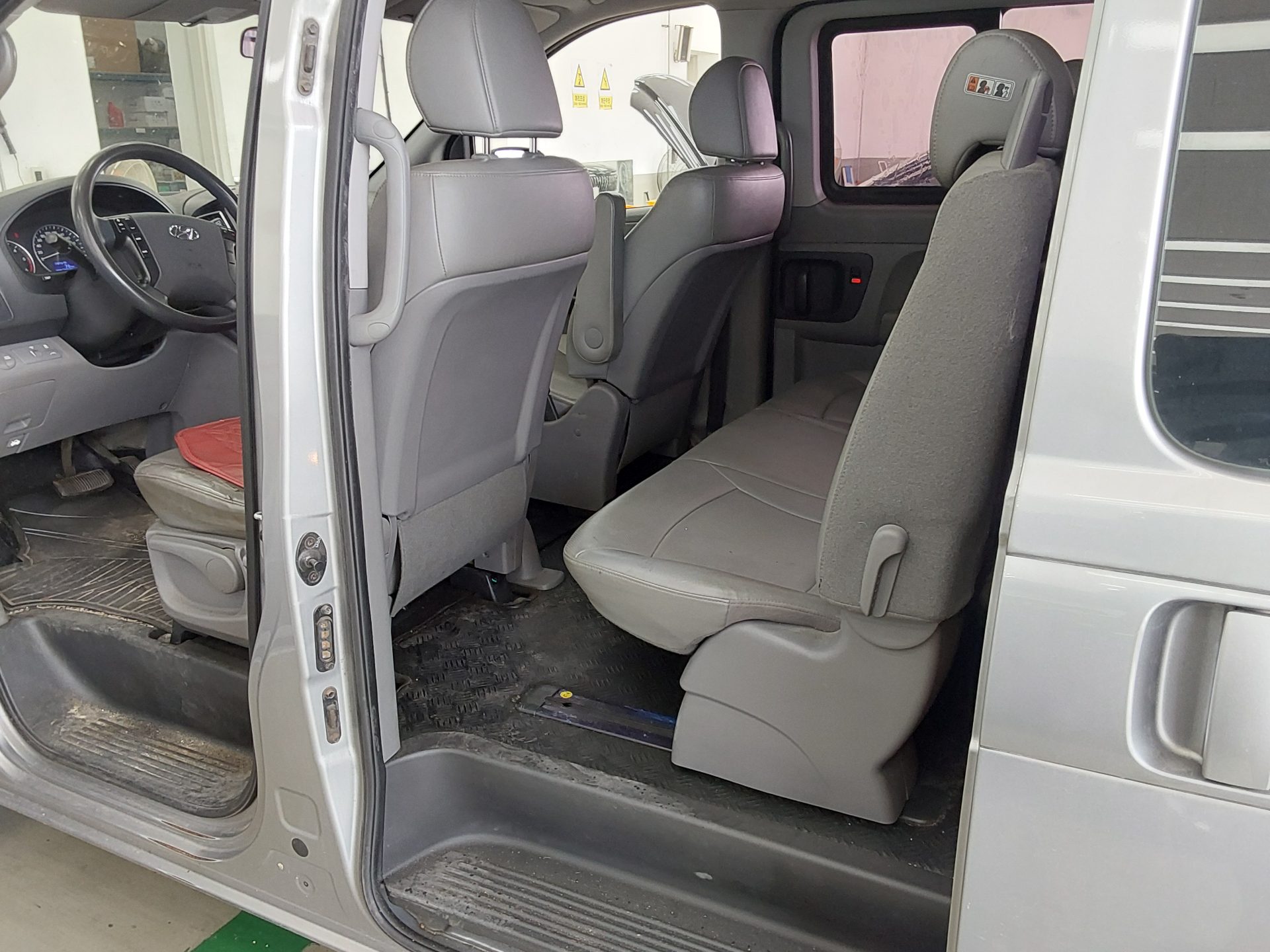2018 - hyundai grand starex