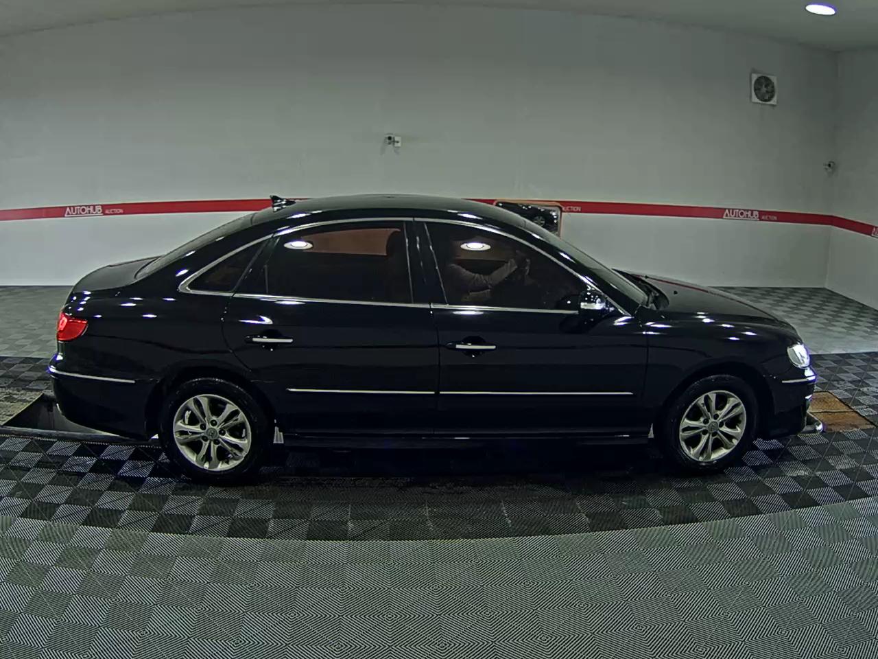 2010 - hyundai grandeur