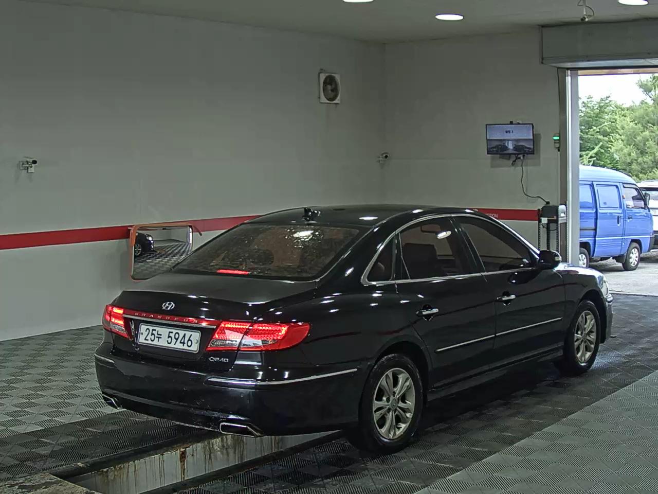 2010 - hyundai grandeur