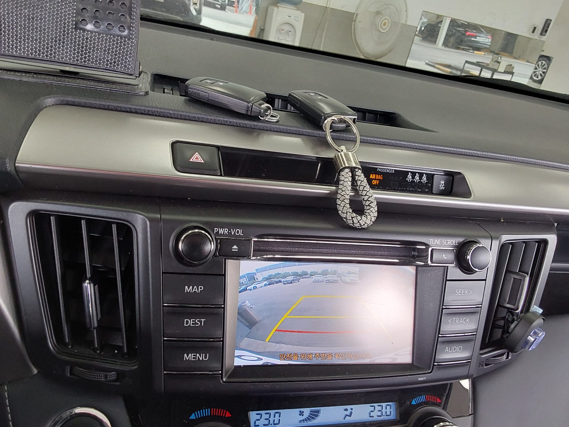 2018 - toyota rav4