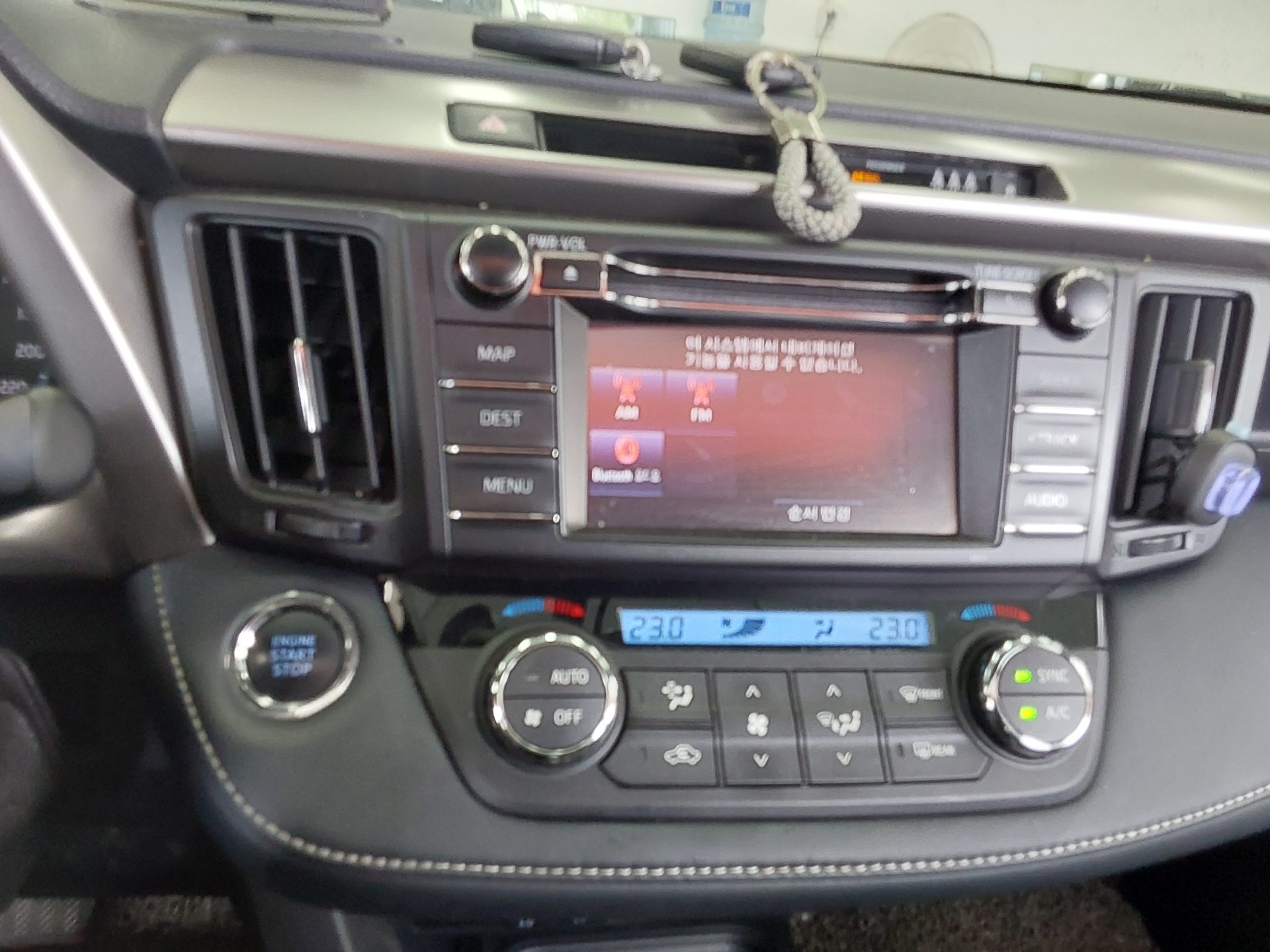 2018 - toyota rav4