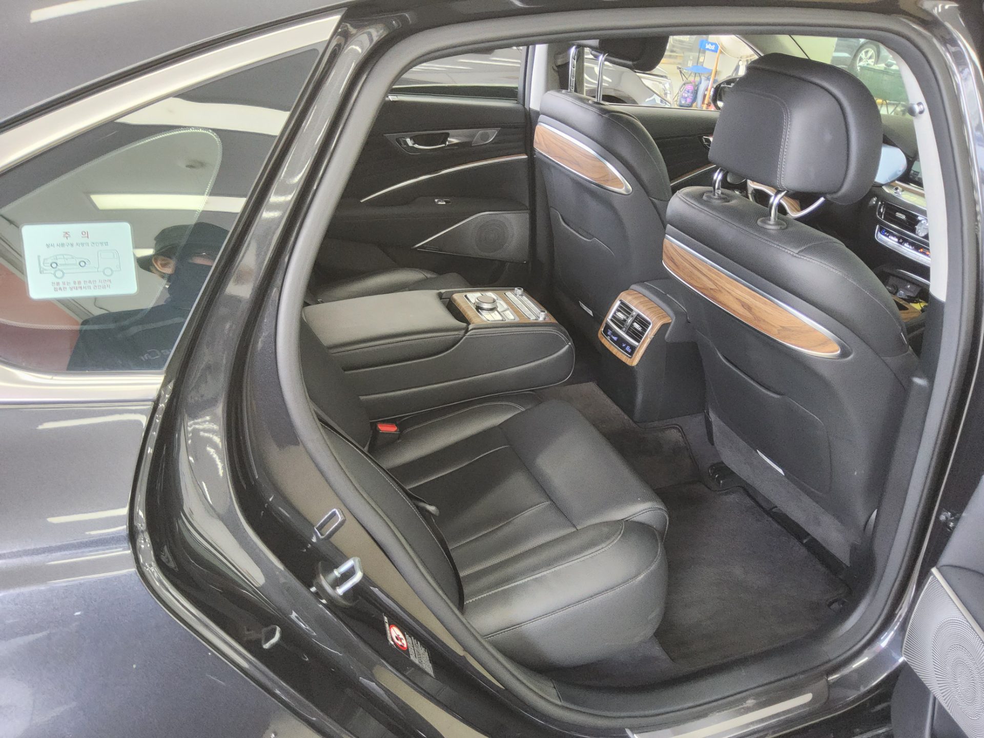 2022 - kia k9