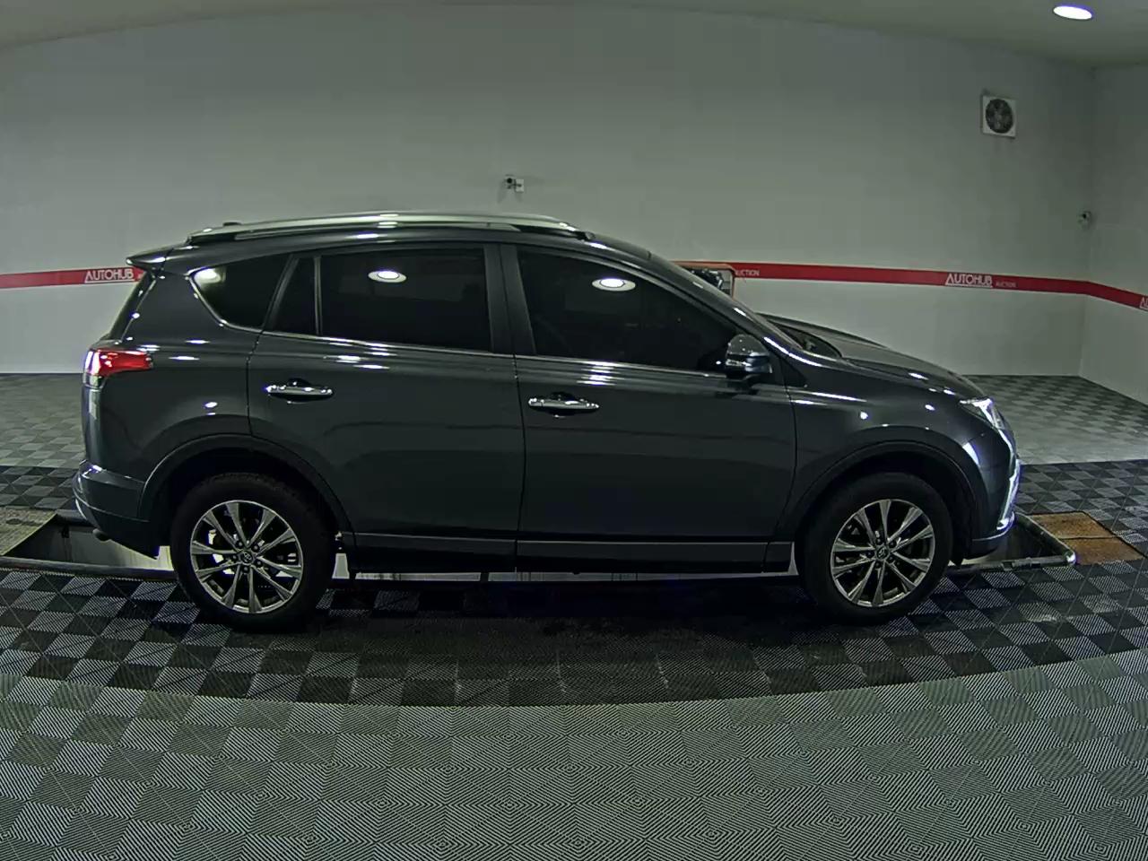 2018 - toyota rav4