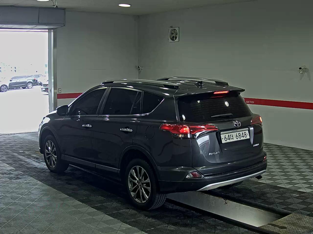 2018 - toyota rav4
