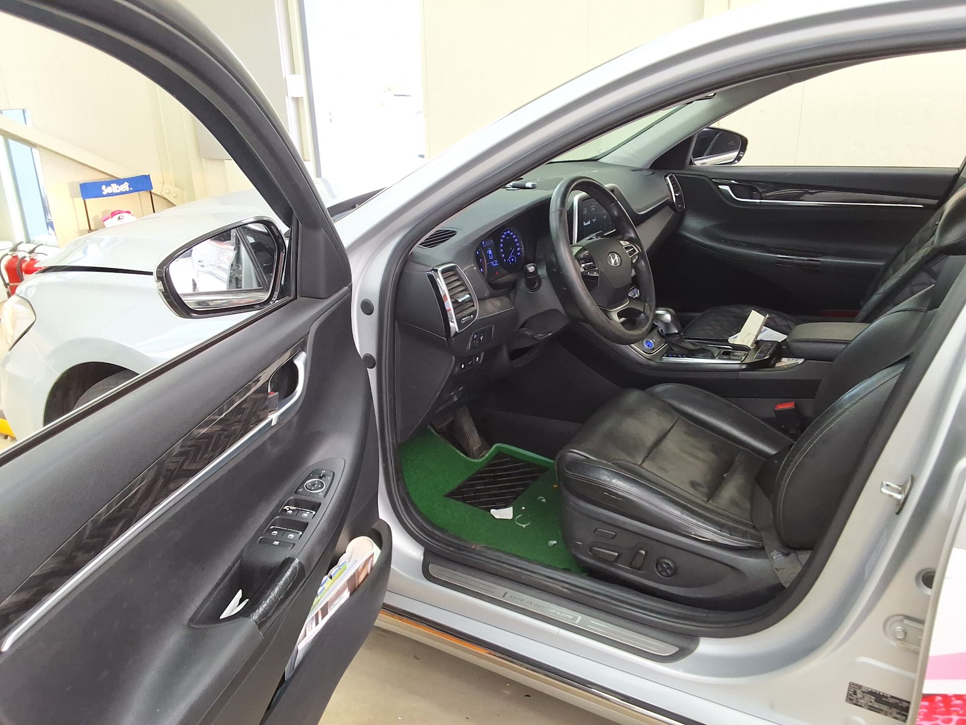 2018 - hyundai grandeur