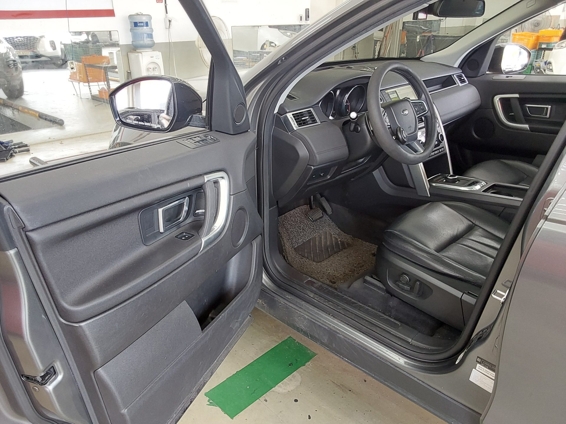 2018 - land rover discovery