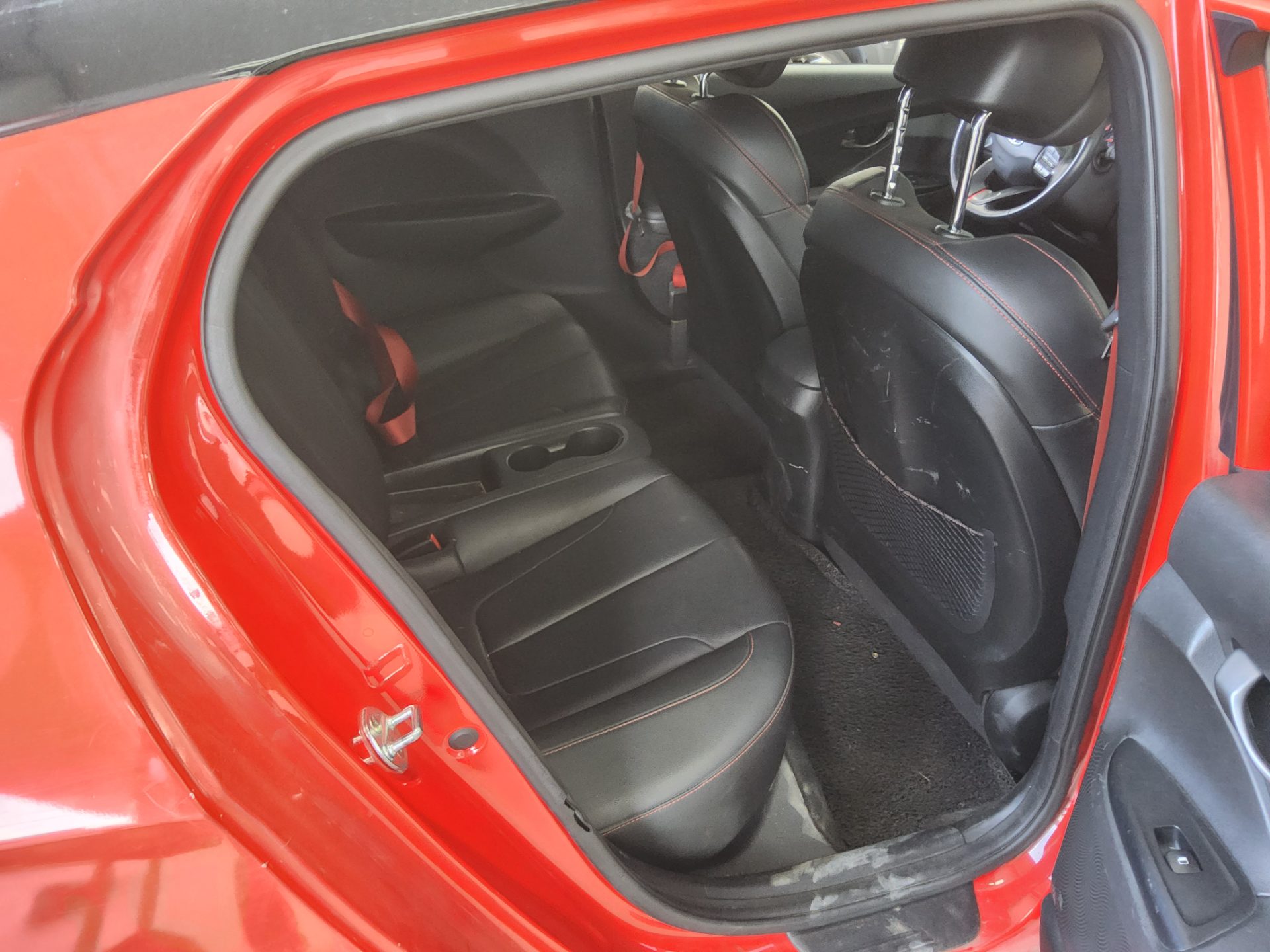 2020 - hyundai veloster