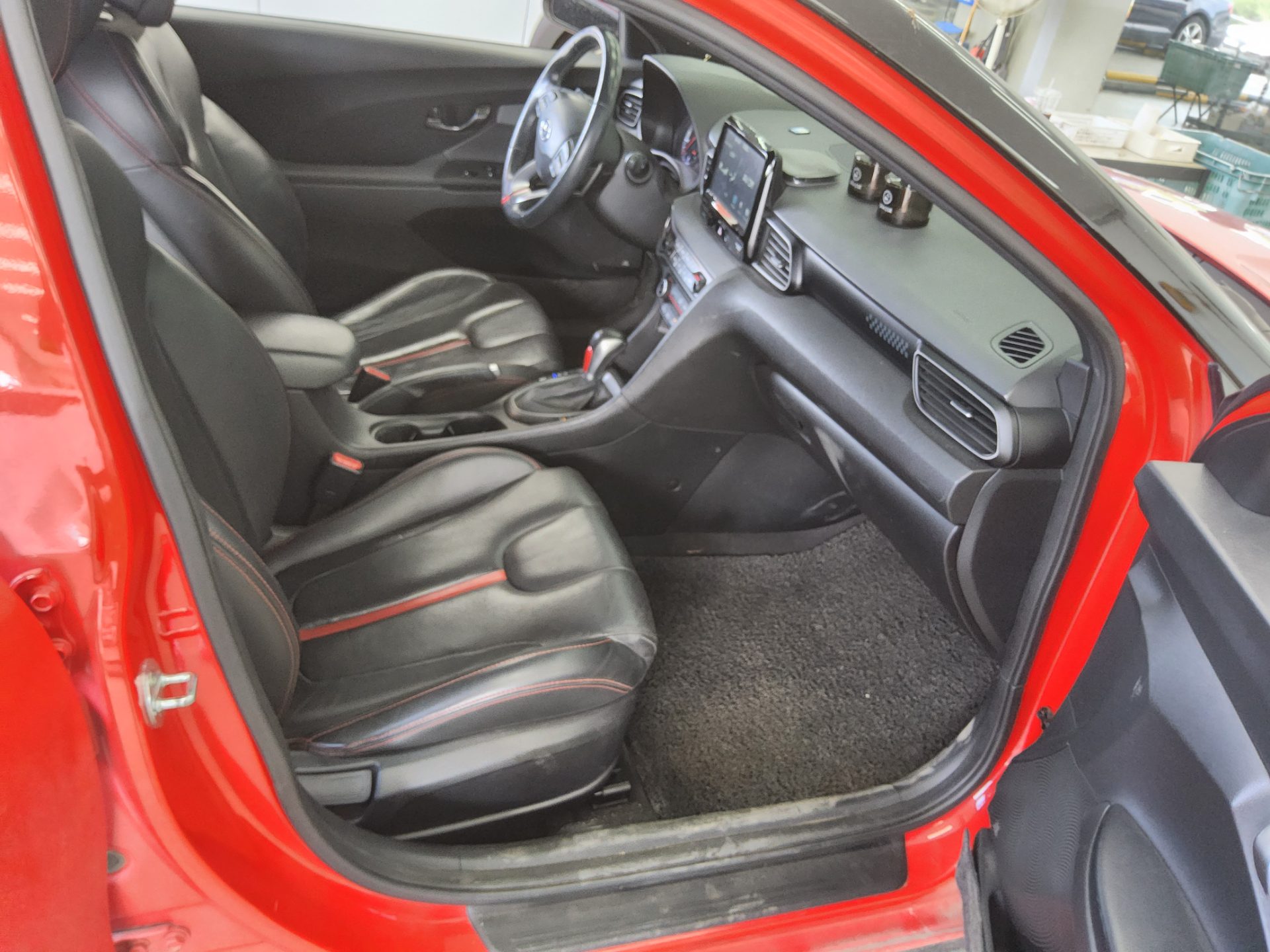 2020 - hyundai veloster