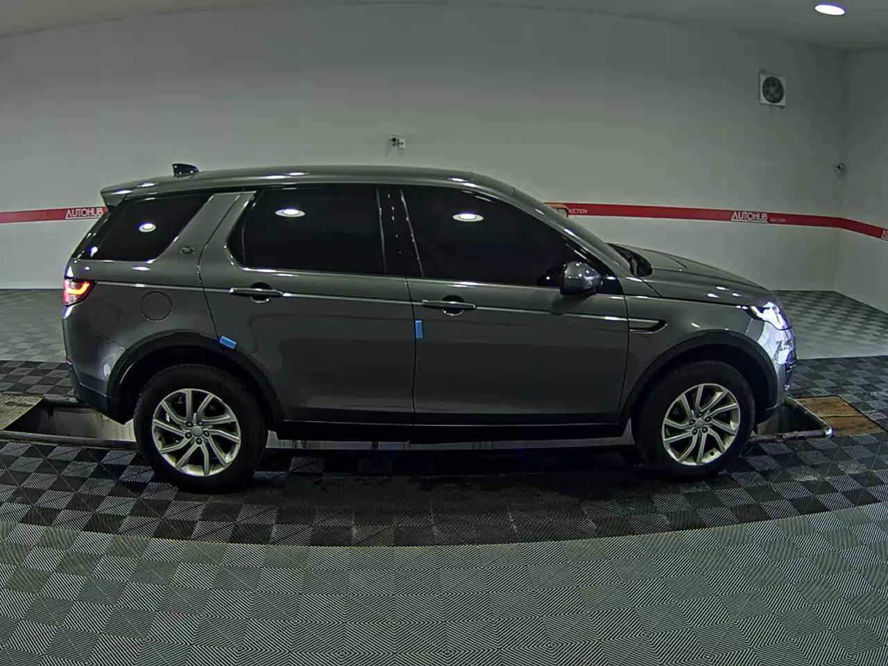 2018 - land rover discovery