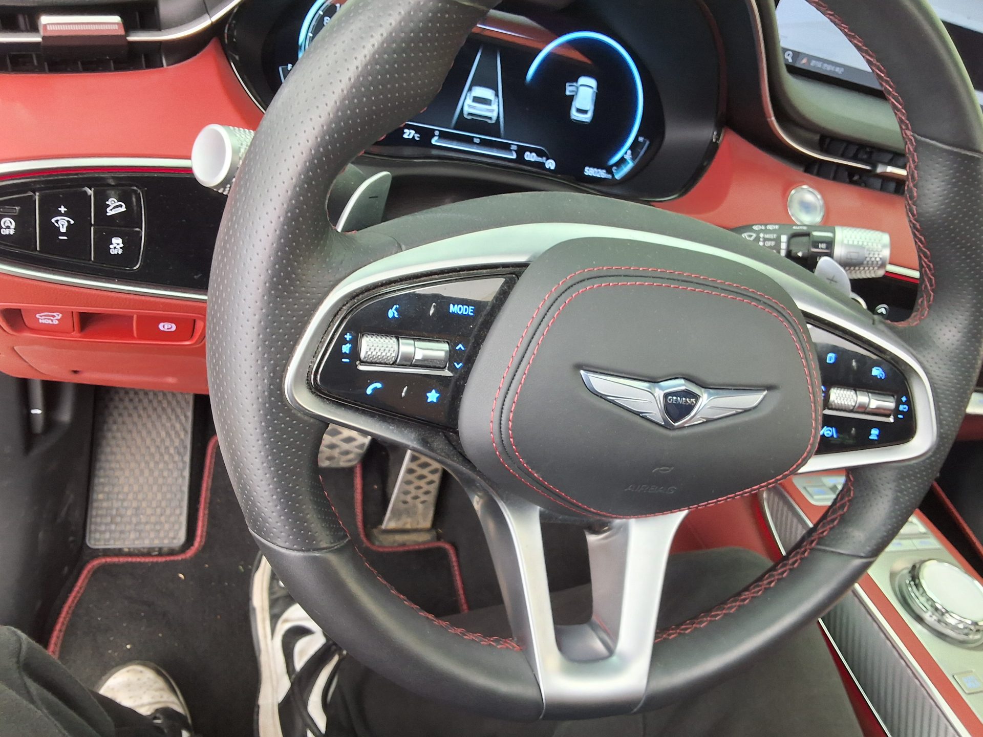 2021 - genesis gv70