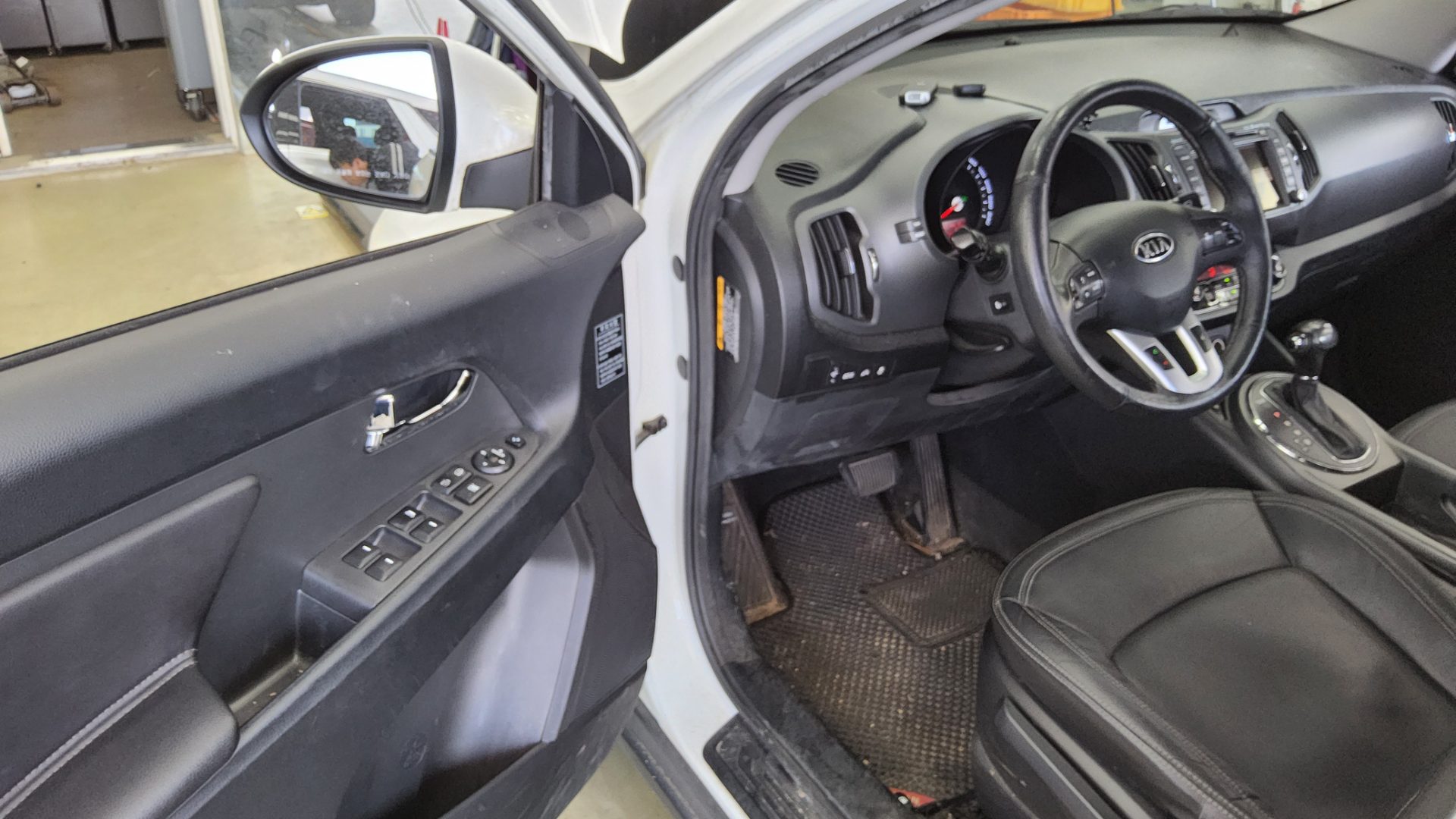 2012 - kia sportage
