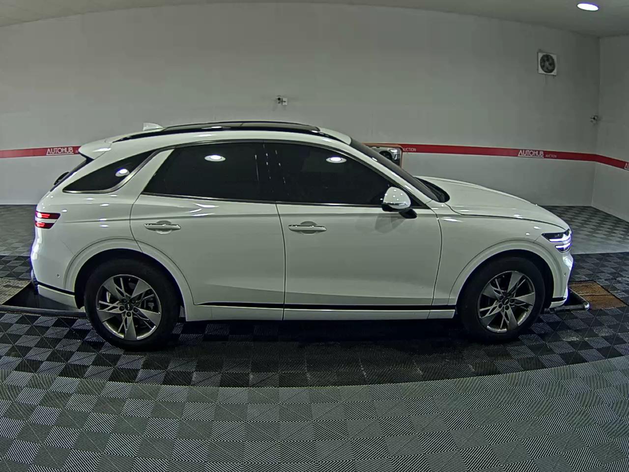 2021 - genesis gv70