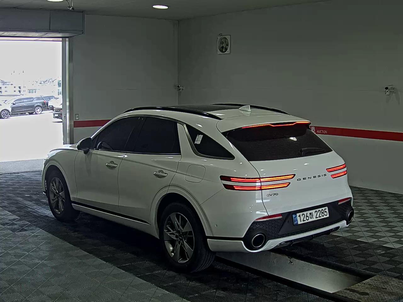 2021 - genesis gv70