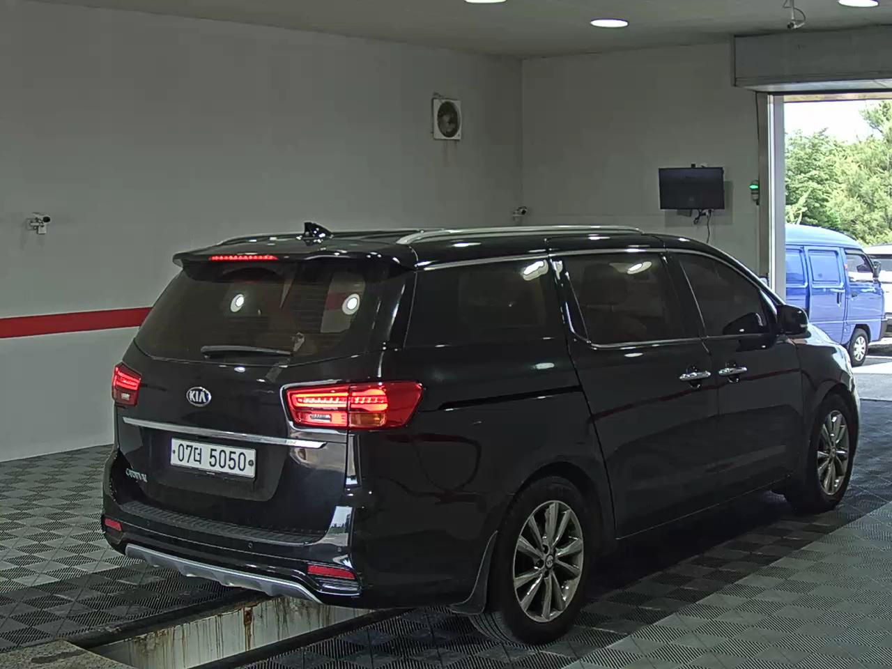 2019 - kia carnival