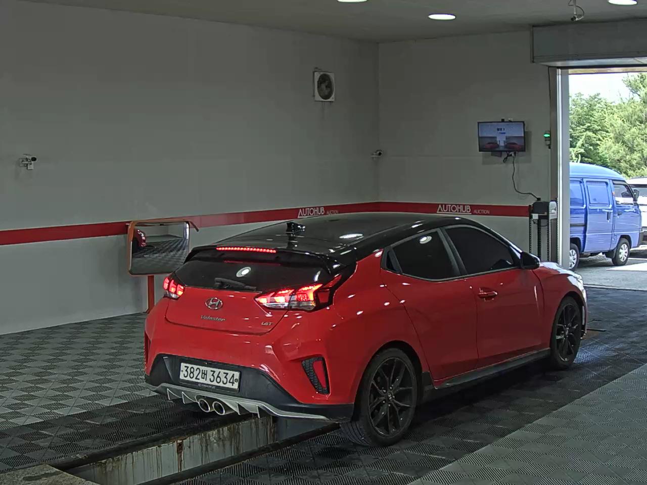 2020 - hyundai veloster
