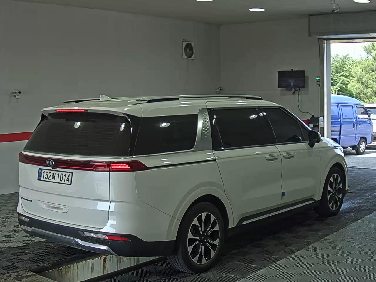 2021 - kia carnival