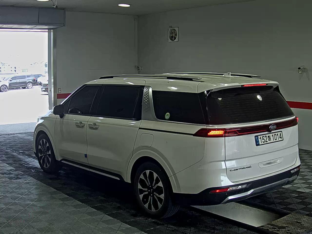 2021 - kia carnival