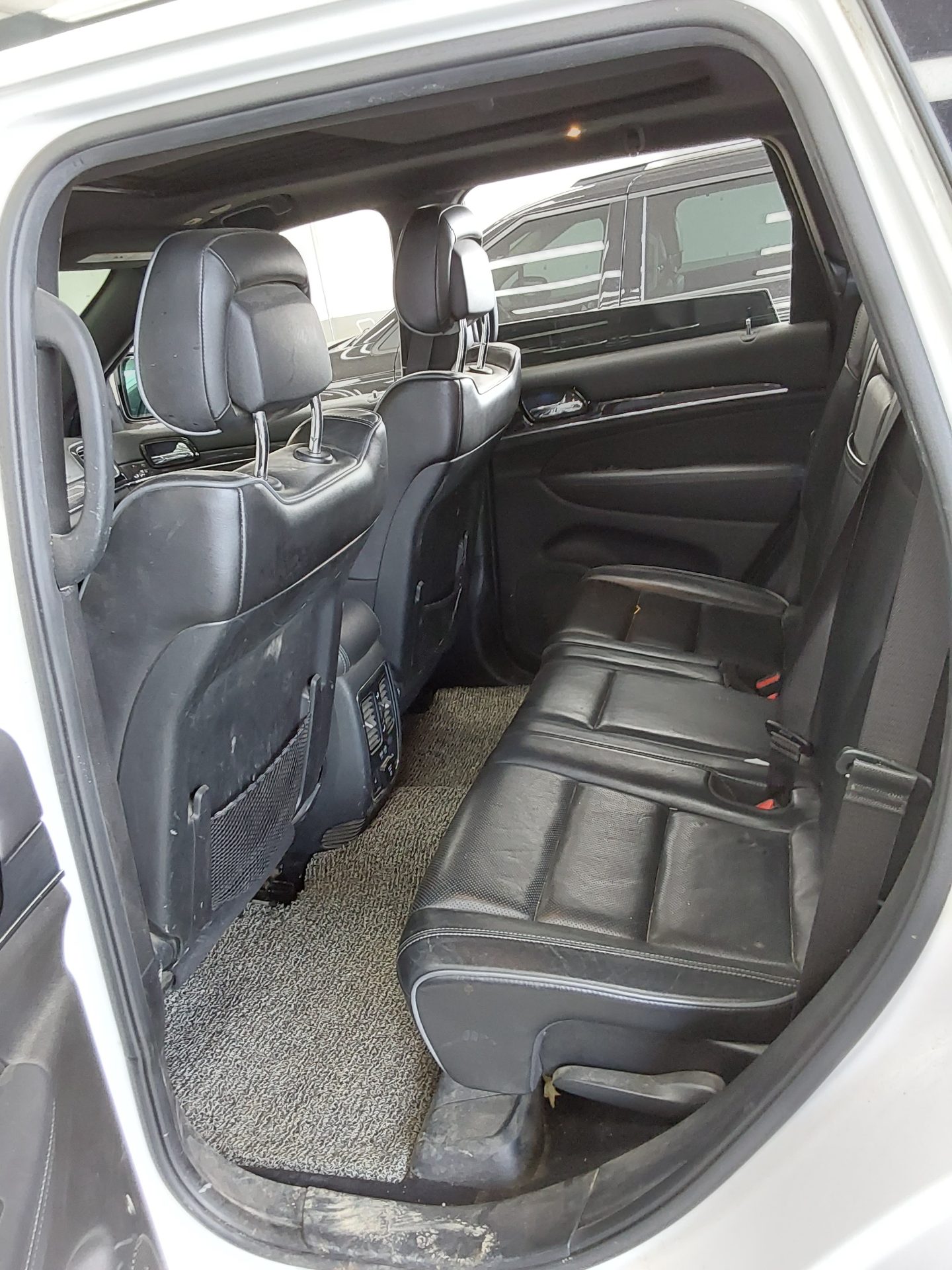 2019 - jeep grand cherokee