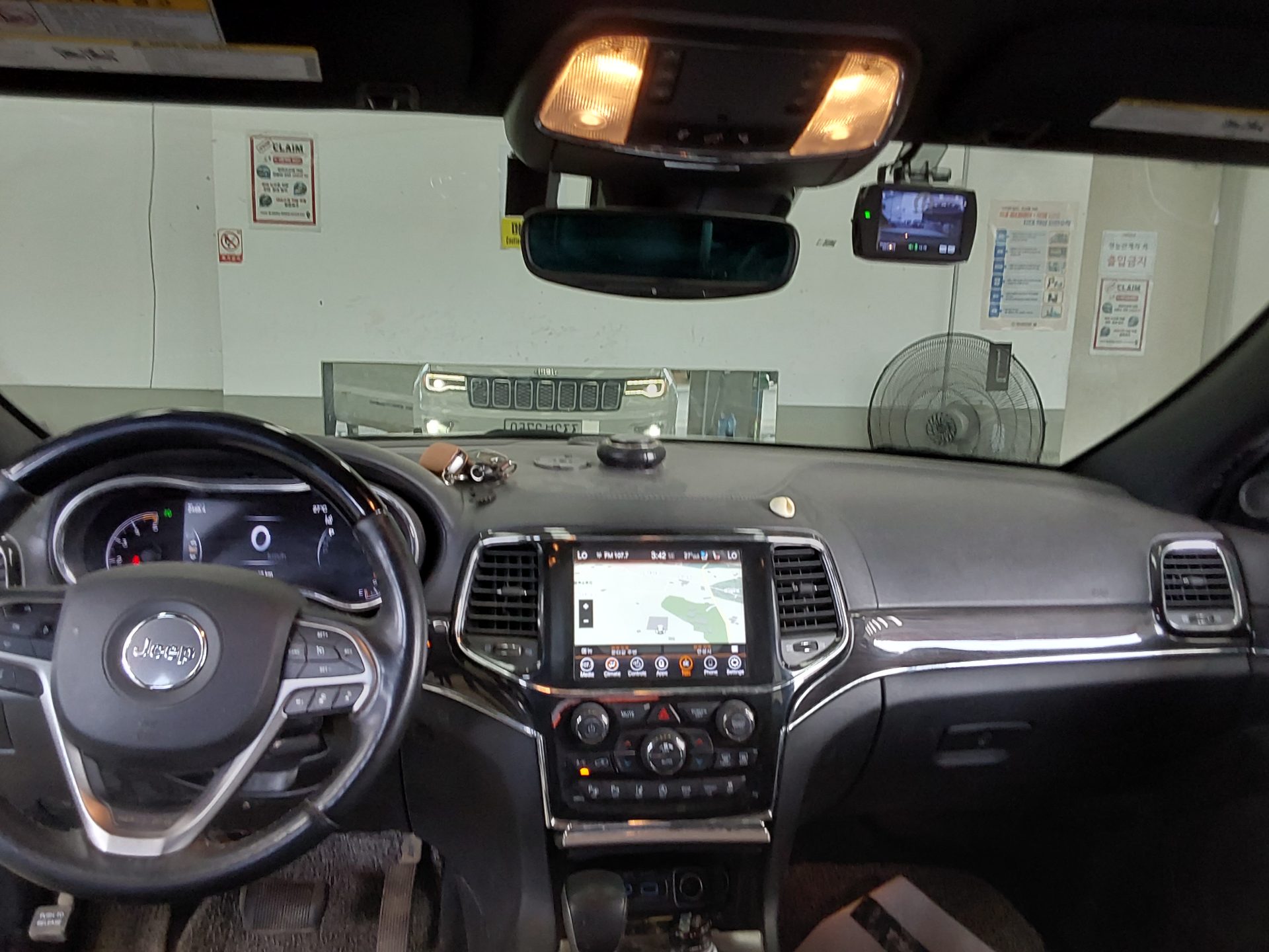 2019 - jeep grand cherokee