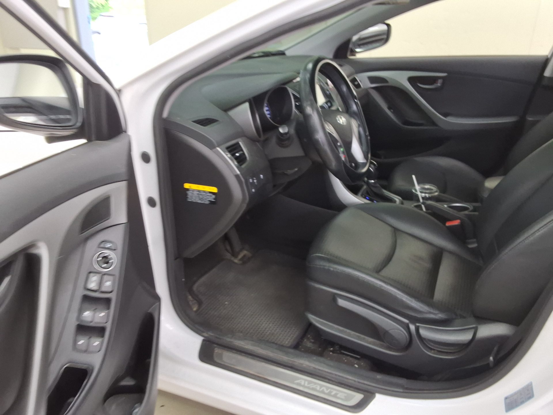2014 - hyundai avante