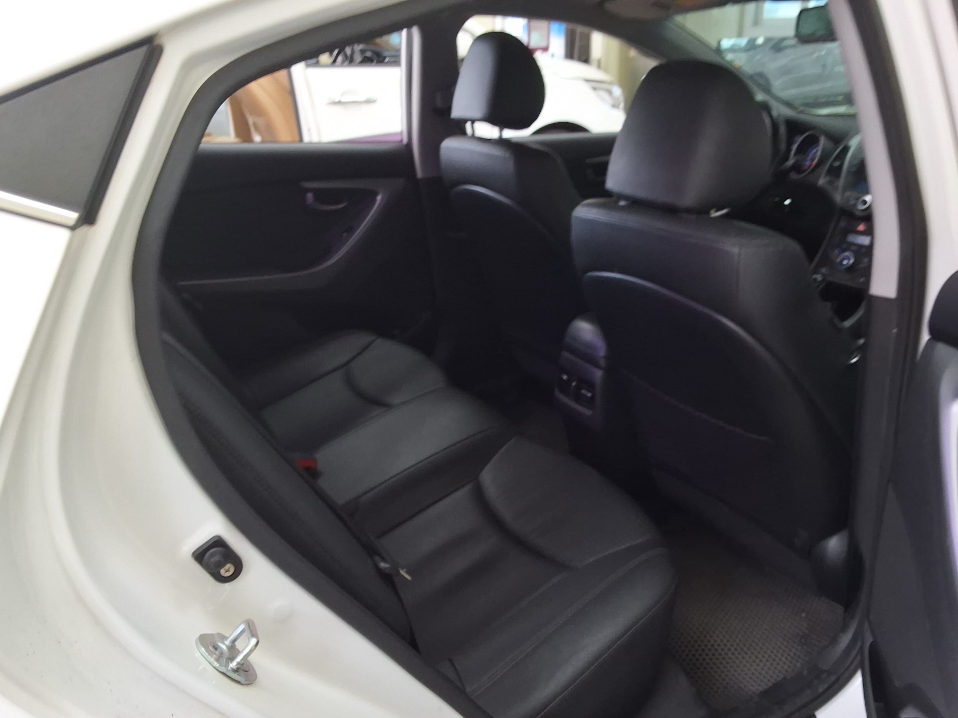 2014 - hyundai avante