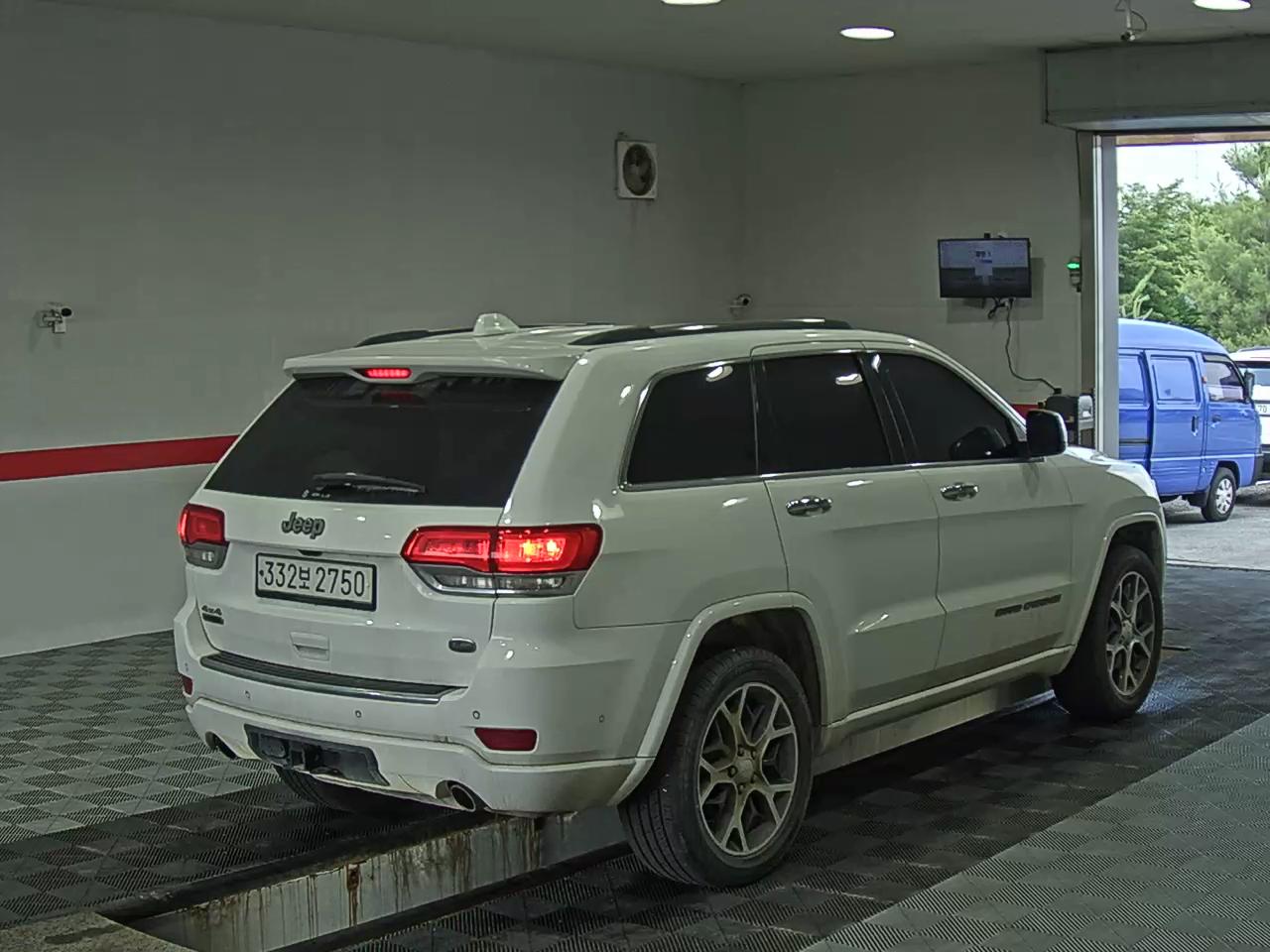 2019 - jeep grand cherokee
