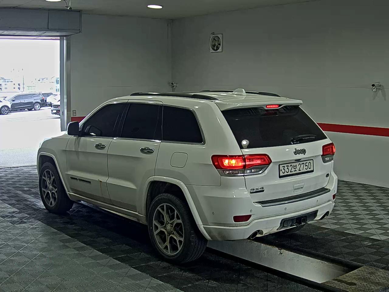 2019 - jeep grand cherokee