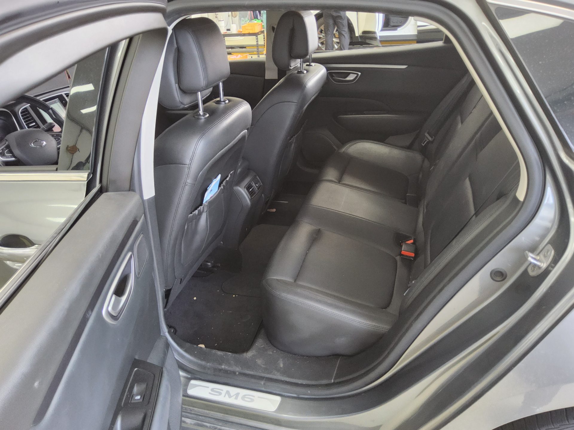 2017 - renault sm6