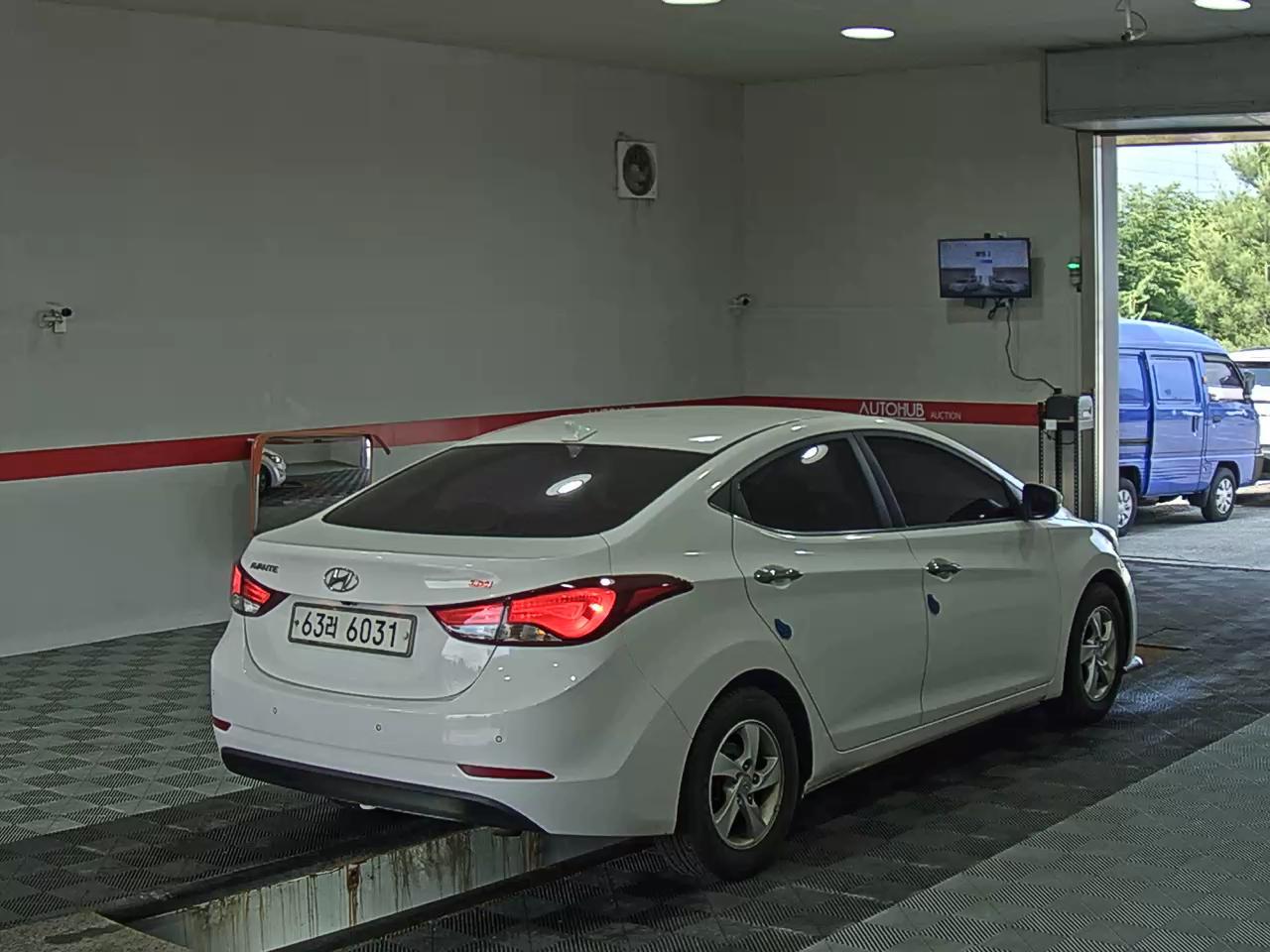2014 - hyundai avante