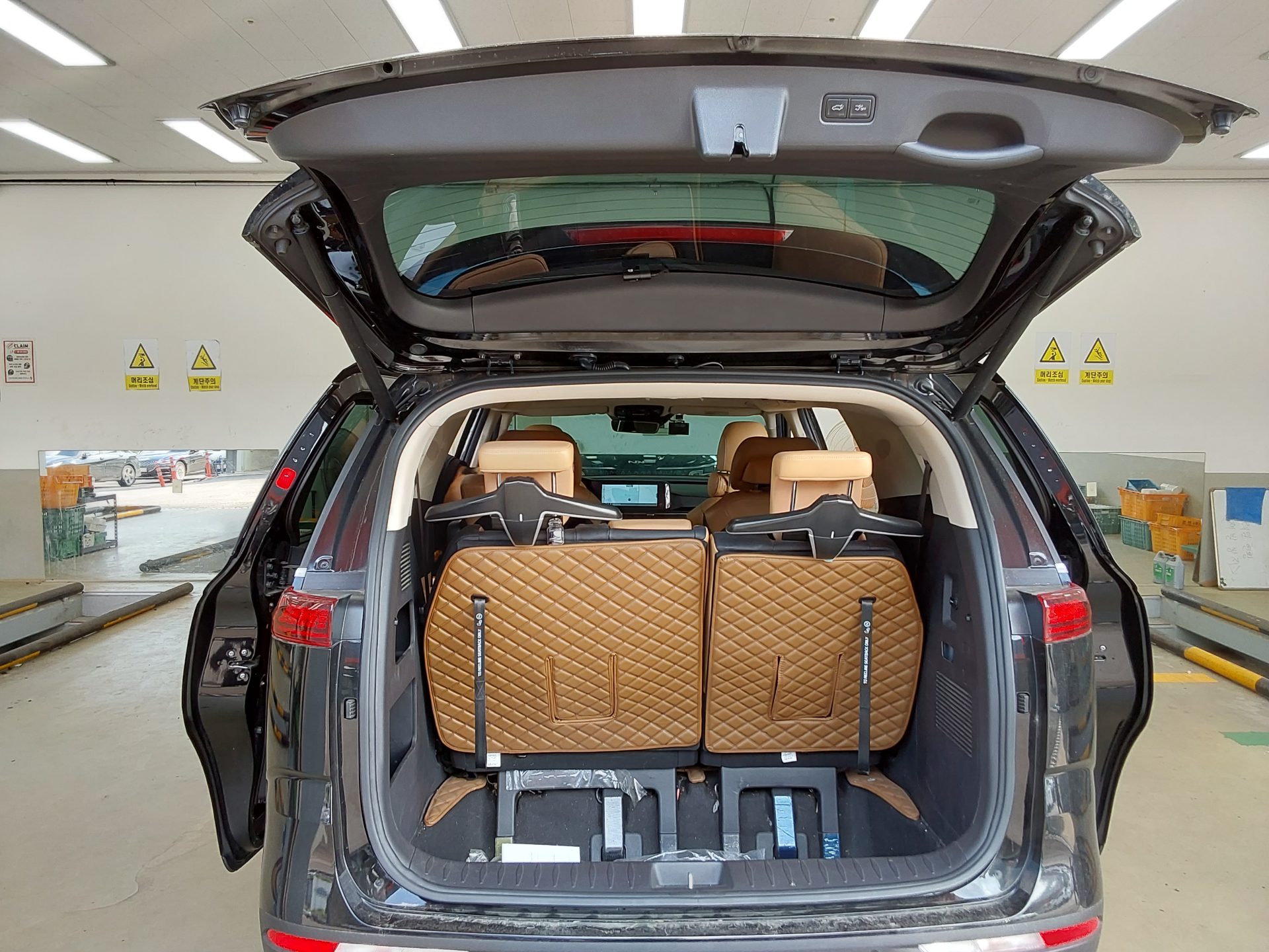 2023 - kia carnival