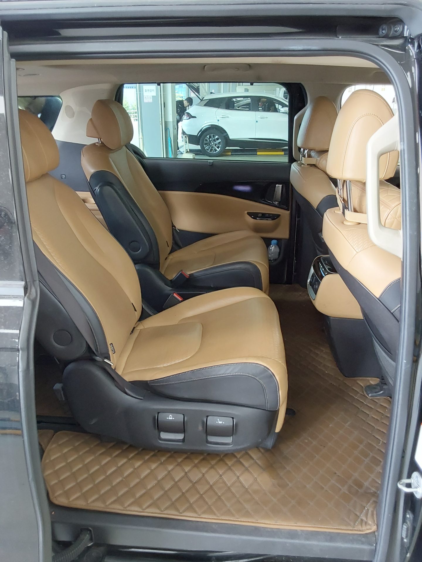2023 - kia carnival