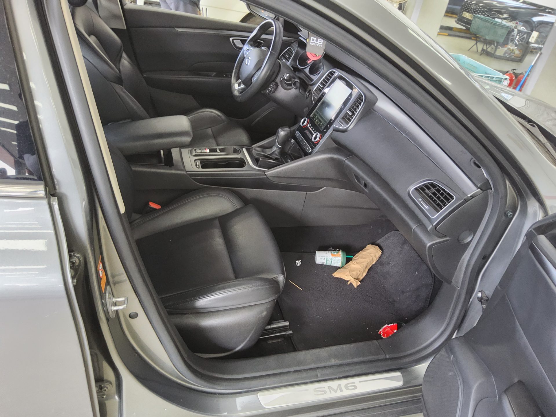 2017 - renault sm6