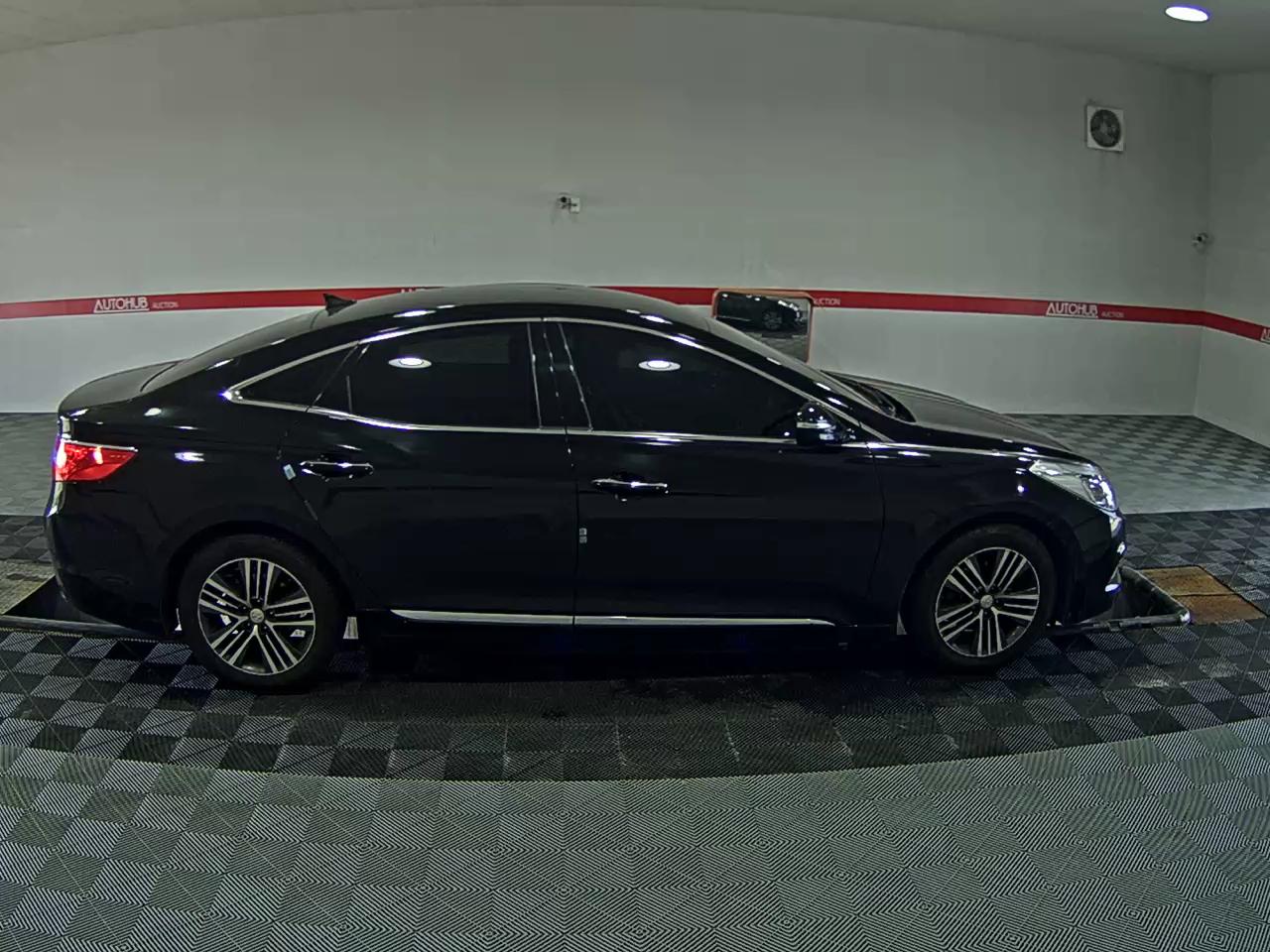 2013 - hyundai grandeur