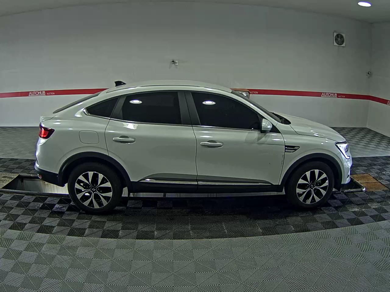 2023 - renault xm3