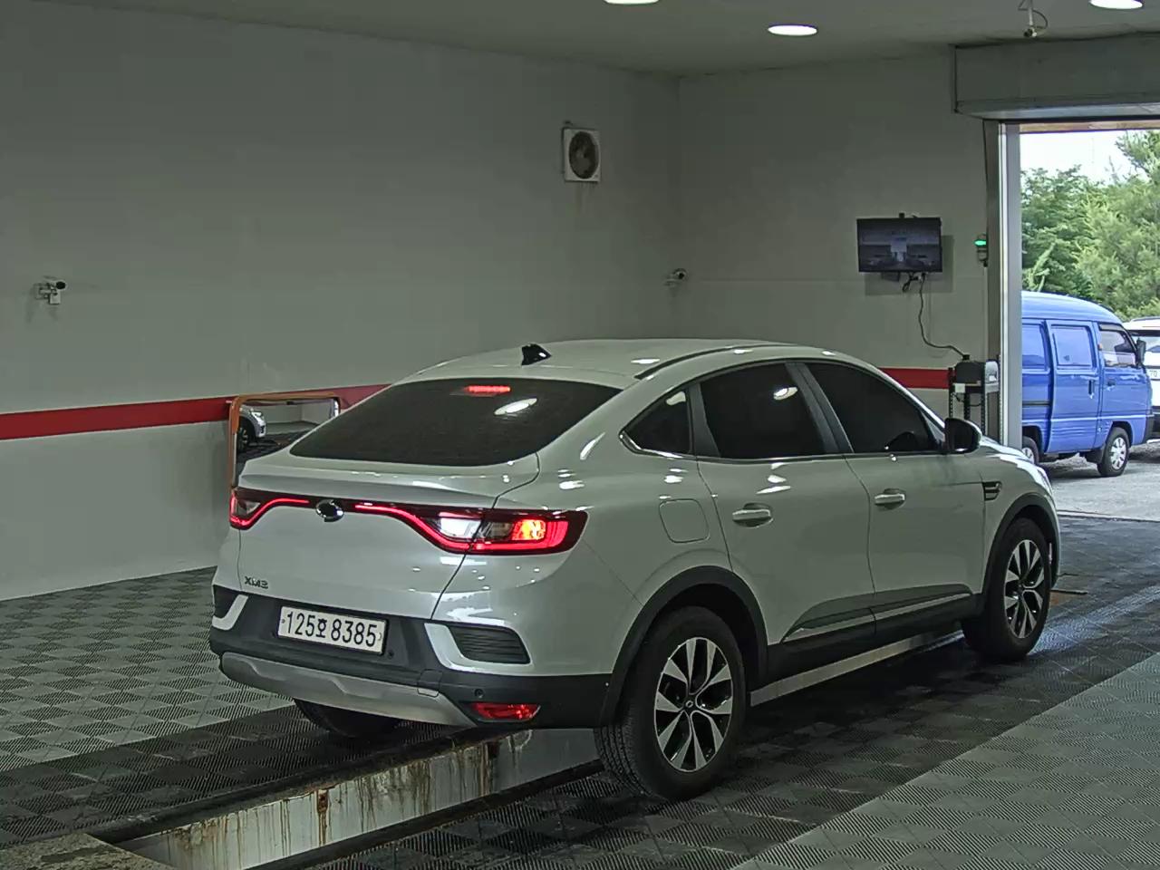2023 - renault xm3