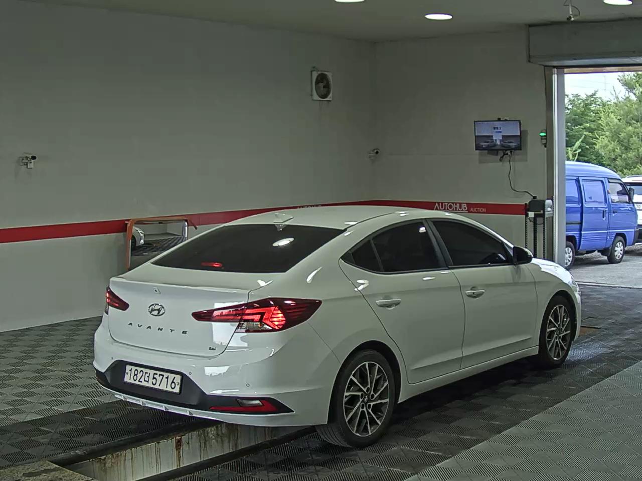 2019 - hyundai avante