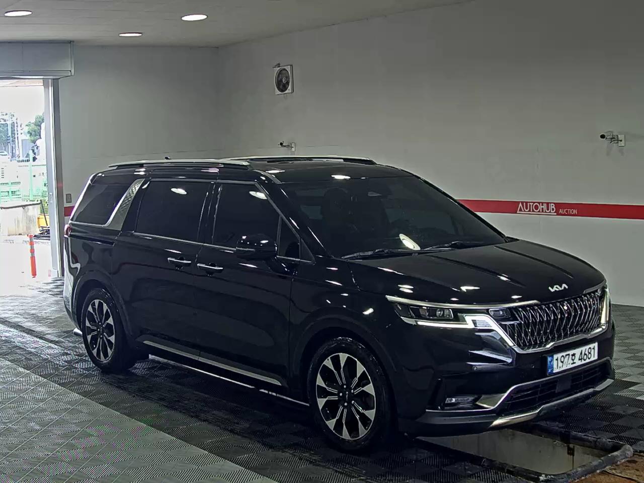 2023 - kia carnival