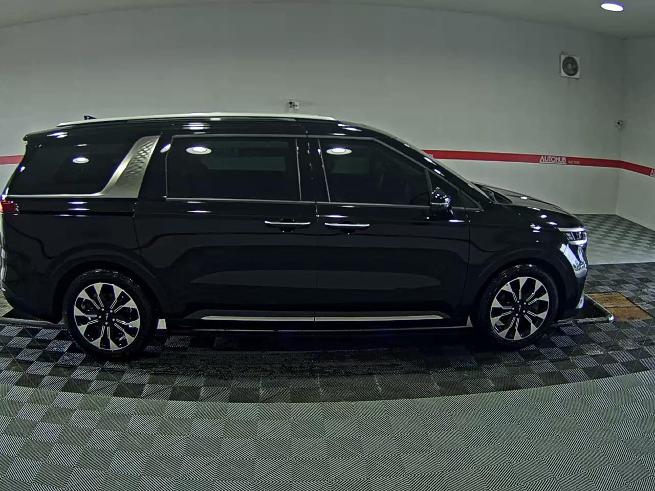 2023 - kia carnival