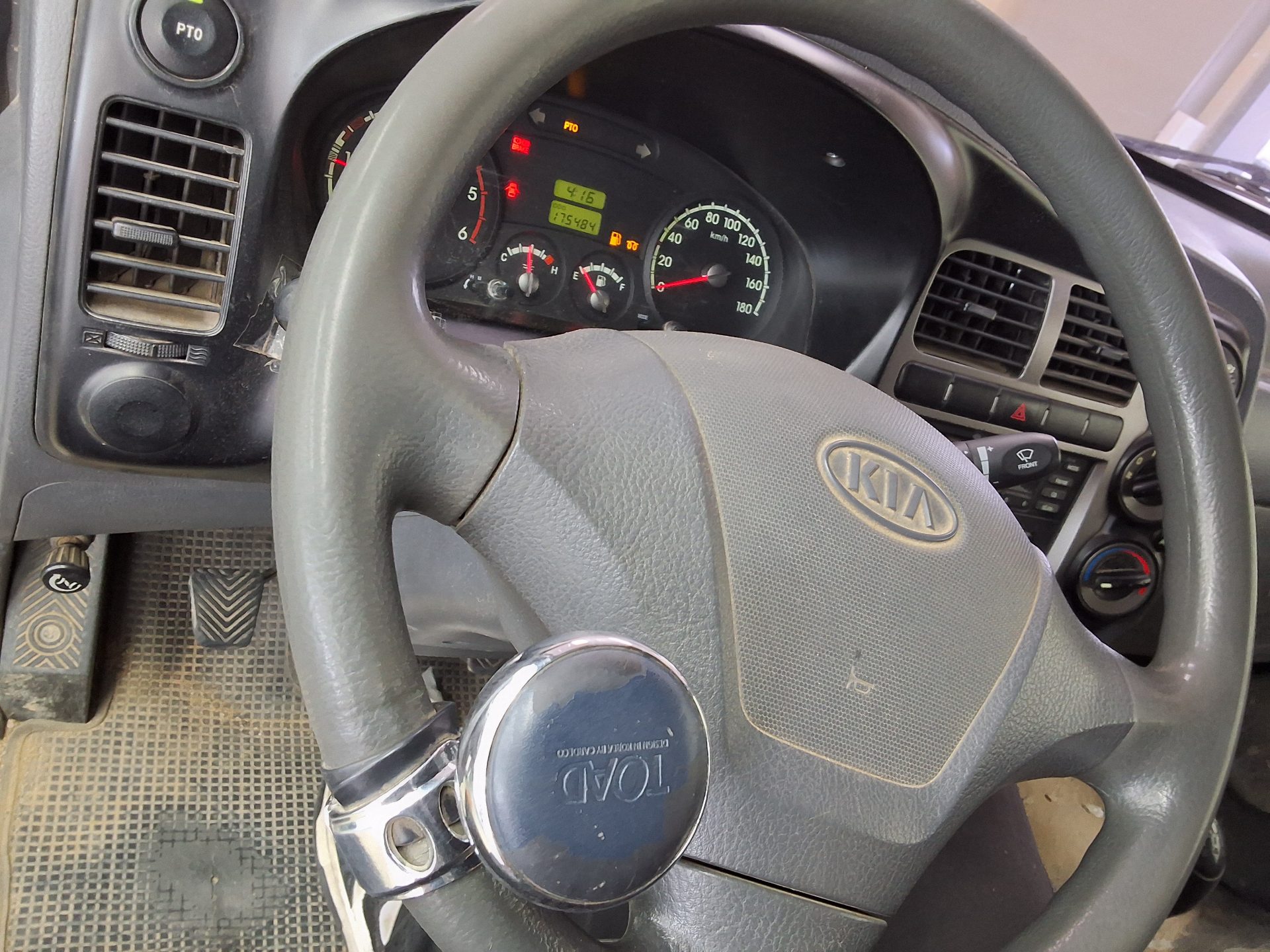 2012 - kia bongo
