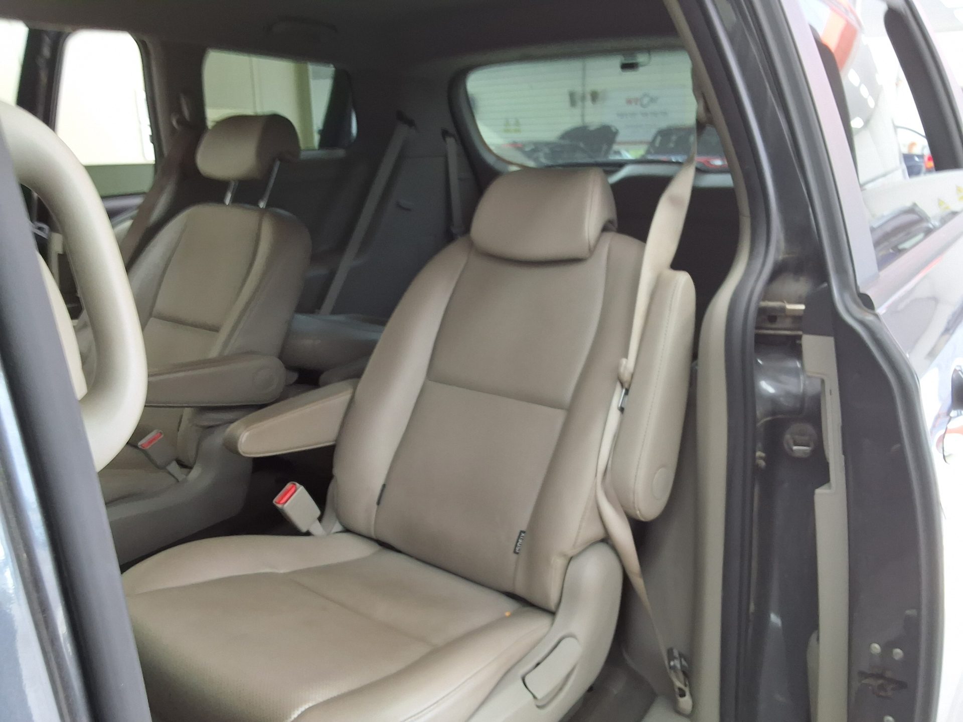 2016 - kia carnival