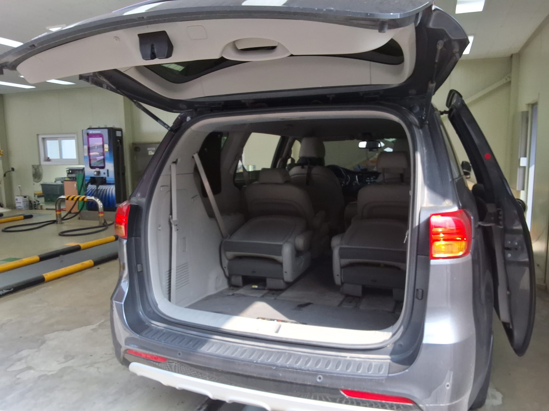 2016 - kia carnival